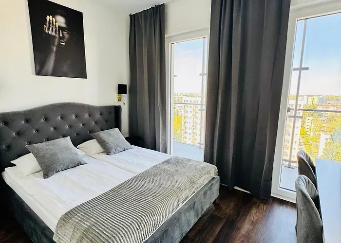 Vola Palace * Varsavia